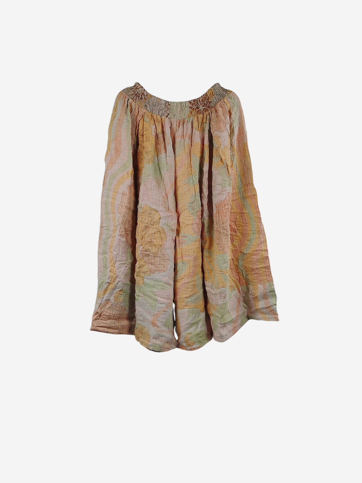 She Lives Beauty Pachuco Kantha capri pants in pastel vintage cotton with pleats and a relaxed bohemian fit.