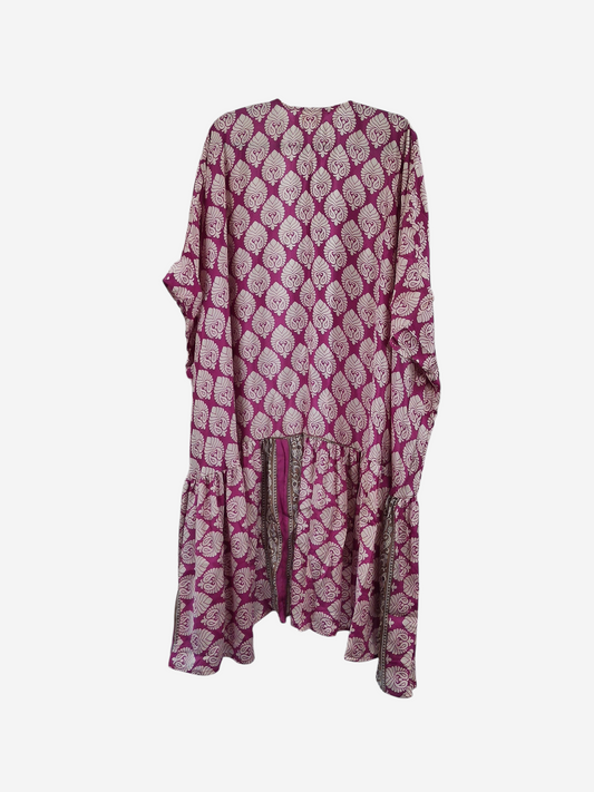 She Lives Beauty Winds of the Ancestors kimono in magenta and white vintage Rasgulla silk with a flowing silhouette.