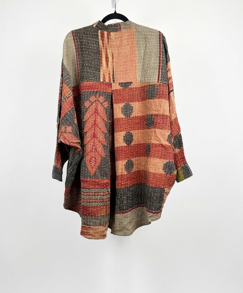 The Earthen Path Kantha Top 1000-08