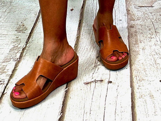 Corky's Pucker Up Cognac Smooth Slide On