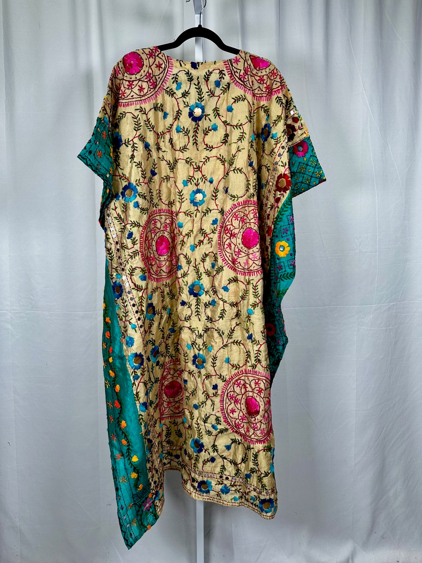 Indira Phulkari Kaftan 1000-04