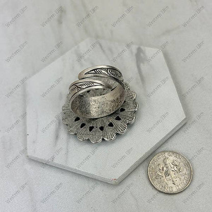 RGY251230-05-02                     Silver metal with blue turquoise stone coin shape Ring