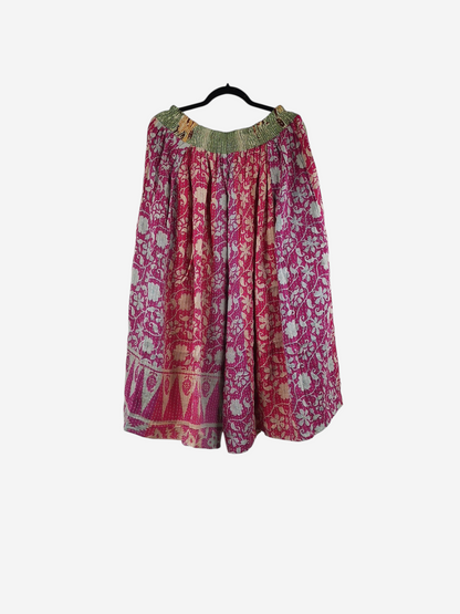 She Lives Beauty Pachuco Kantha capri pants in pink vintage cotton with floral patterns and pleated waist
