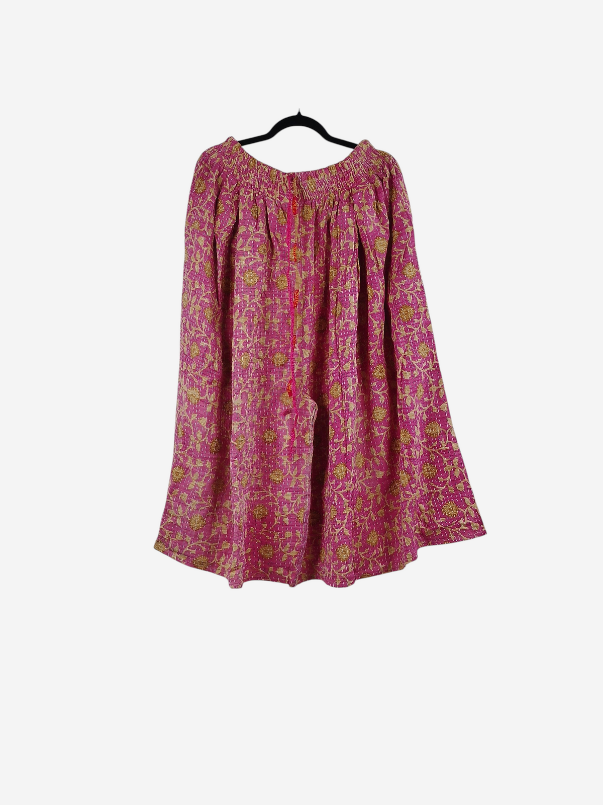 She Lives Beauty Pachuco Kantha capri pants in pink vintage cotton with yellow floral patterns and pleated details.