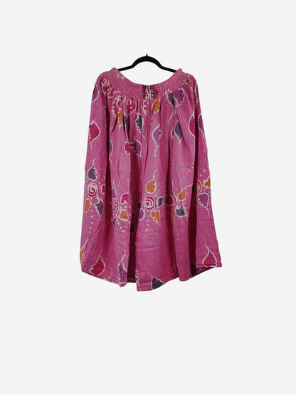 She Lives Beauty Pachuco Kantha capri pants in pink vintage cotton with bohemian floral patterns and pleated details.