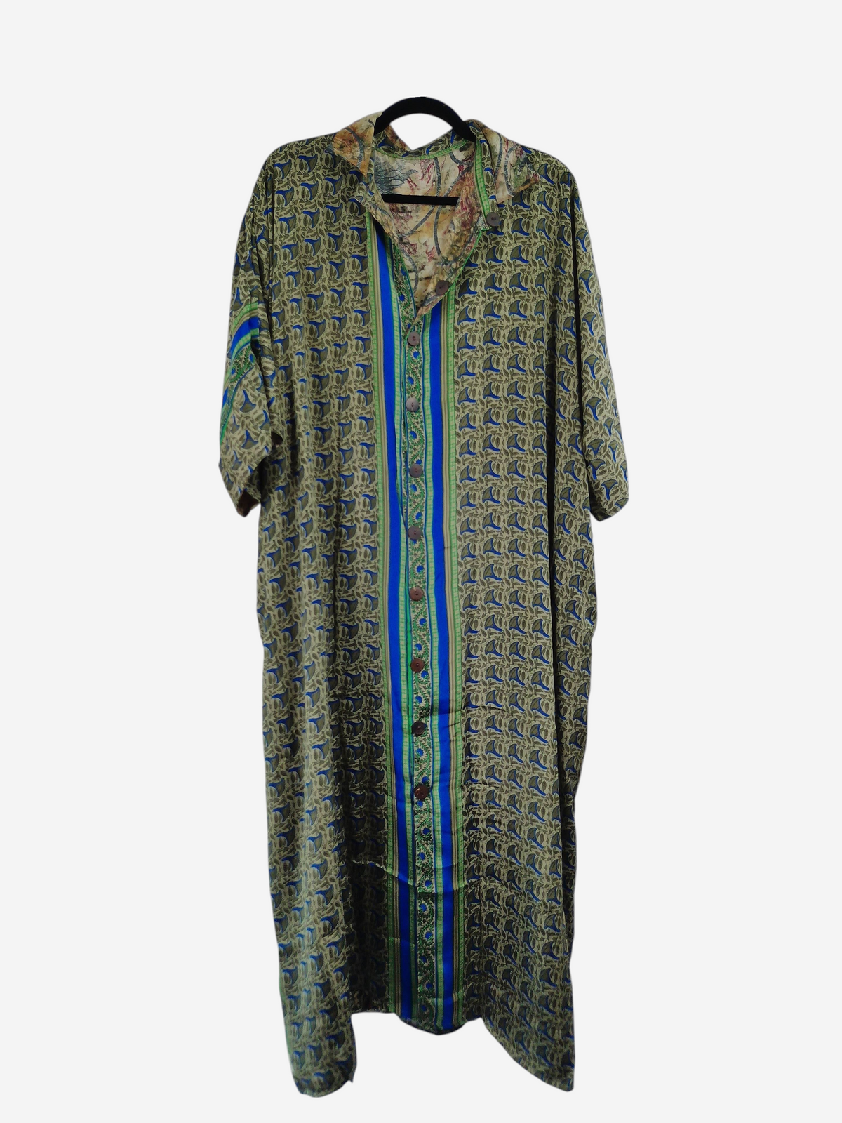 She Lives Beauty reversible kaftan in vintage green and blue patterned rasgulla silk with a button-front design.