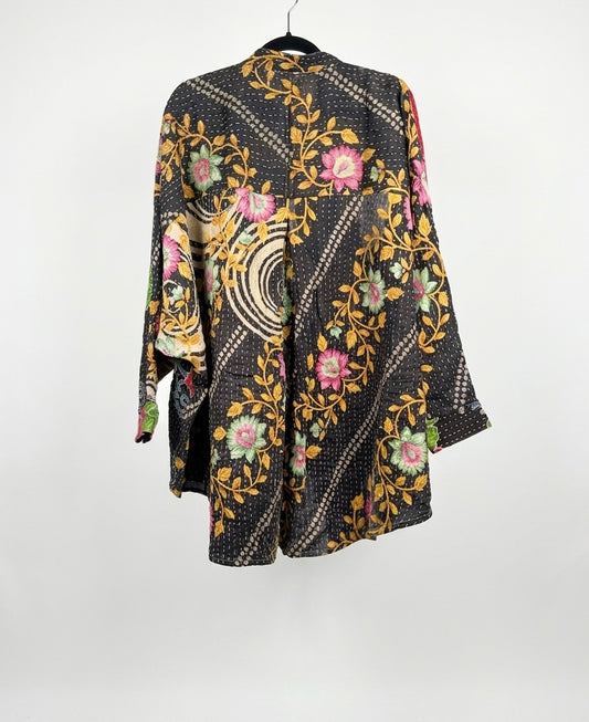 The Earthen Path Kantha Top 1000-09