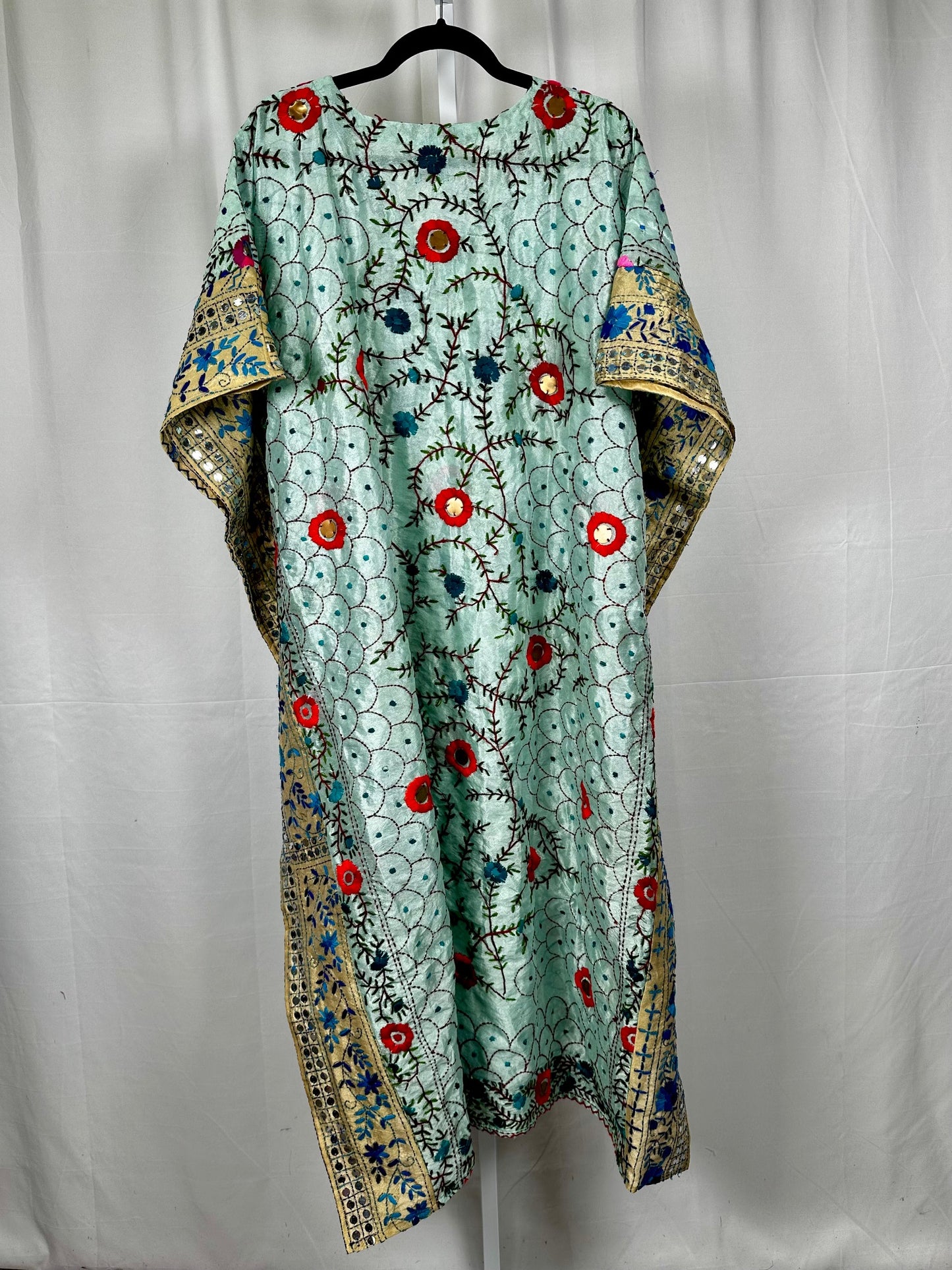 Indira Phulkari Kaftan 1000-06
