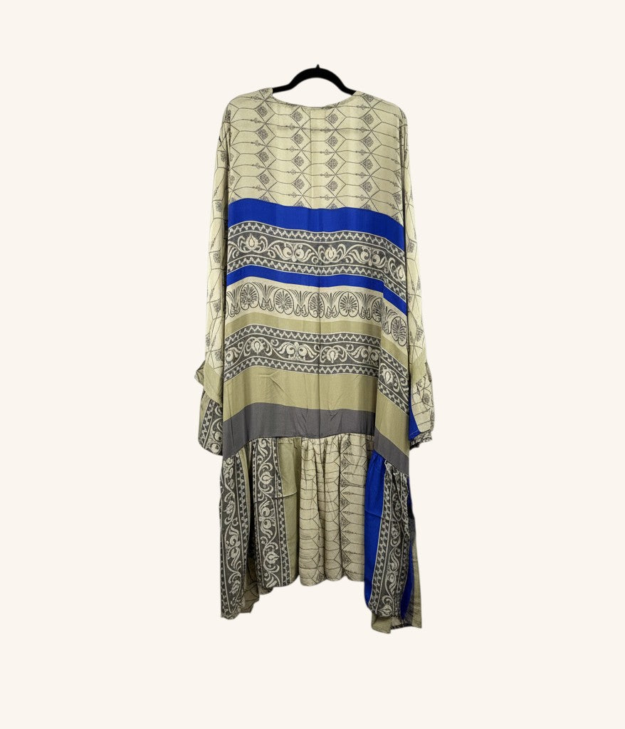 She Lives Beauty Dream Weaver kimono in vintage silk with beige and blue geometric patterns and ruffle sleeves.